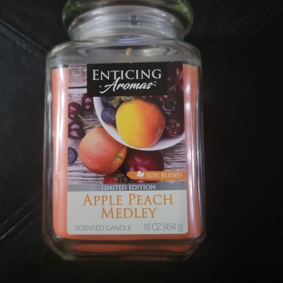 Entice Aromas Limited Edition Apple Peach Medley 16oz Glass Jar Candle - Picture 2 of 7